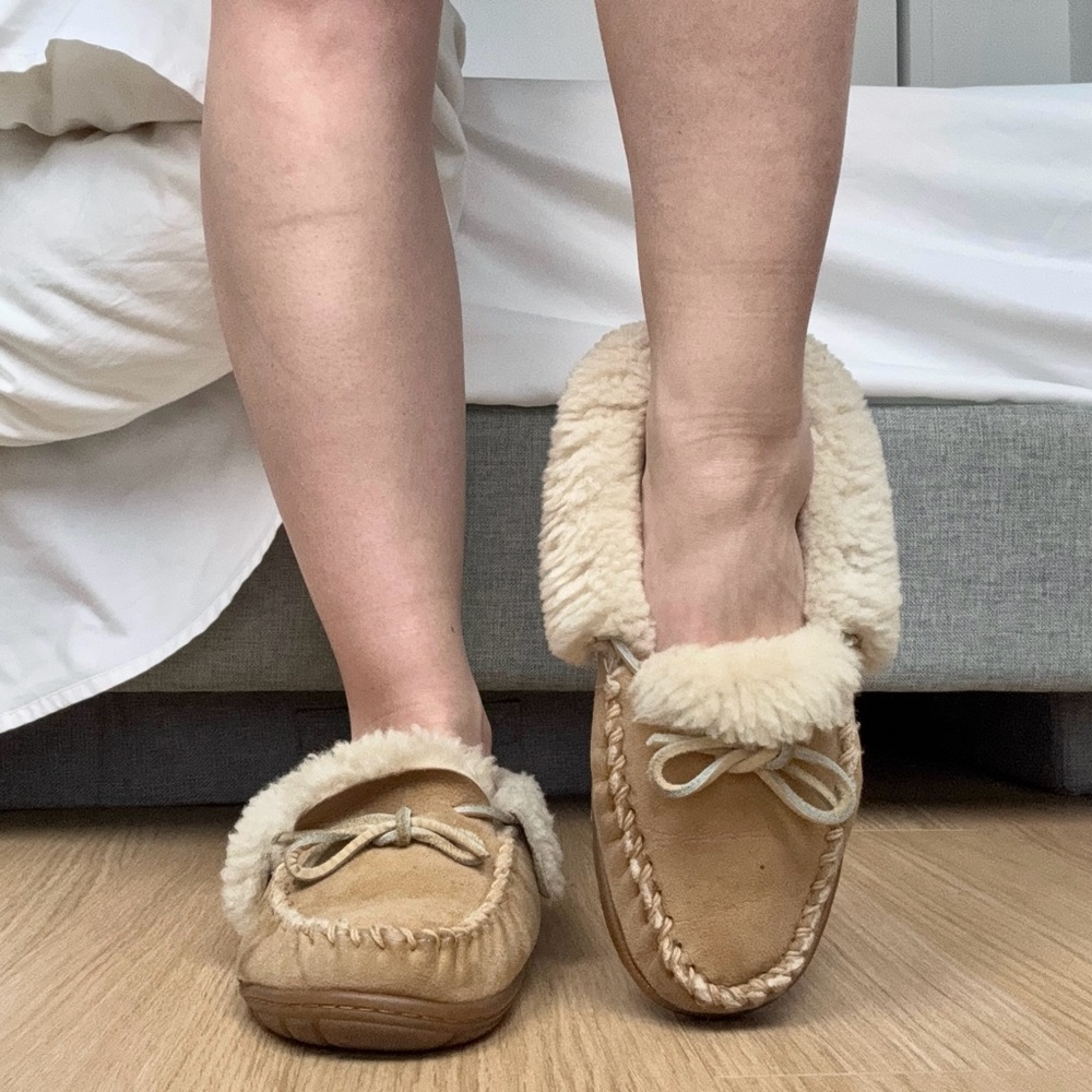 LLBean Cozy Shearling-Lined Wicked Good Moccasin Slippers Natural Tan Winter